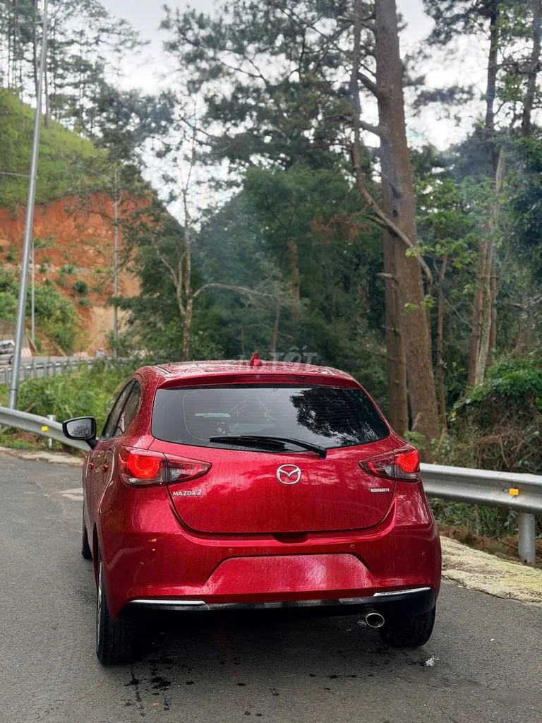 Mazda 2 2022 photo 2