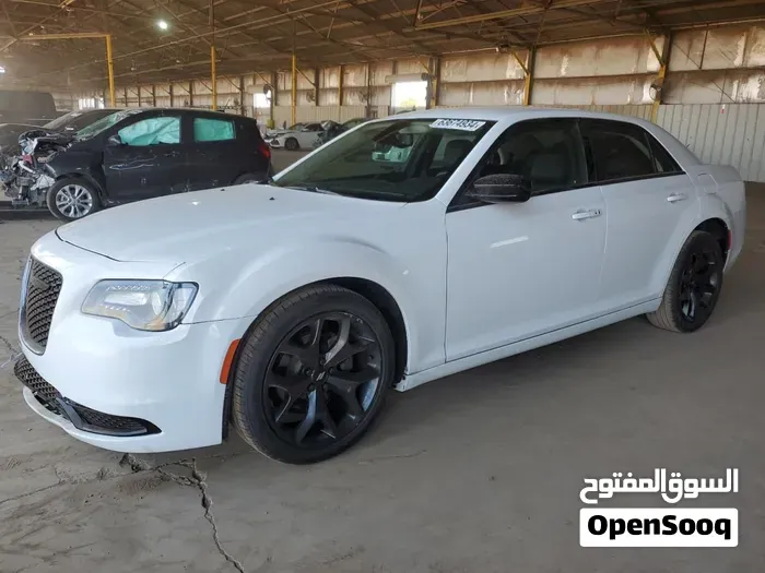 Chrysler 300 2020 photo 2