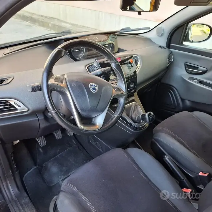 Lancia Ypsilon 2014 photo 5