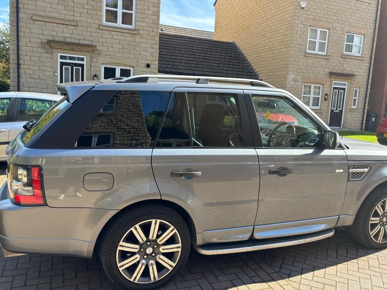Land Rover Range Rover Sport 2011 photo 5
