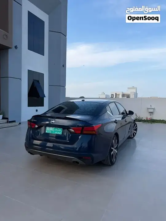 Nissan Altima