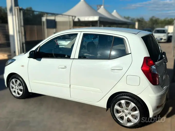 Hyundai I10 2012 photo 2