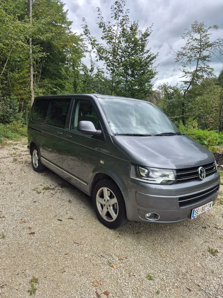 Volkswagen Multivan 2012 photo 2
