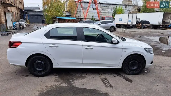 Peugeot 301 2017 photo 4