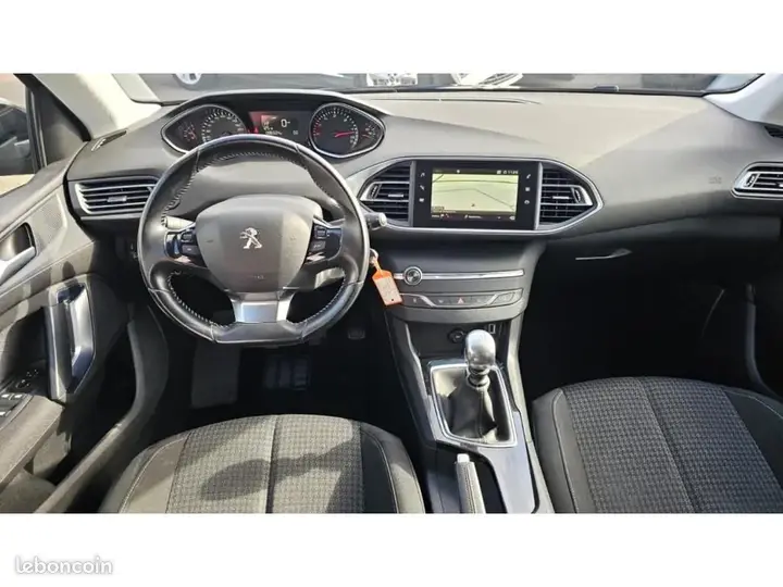 Peugeot 308 2019 photo 4