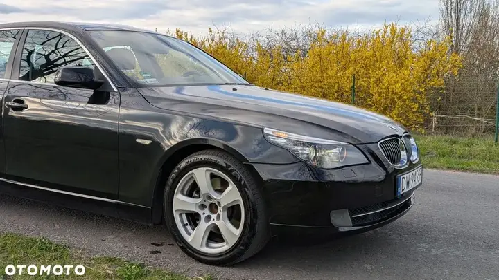 BMW 5 Series 2008 photo 2
