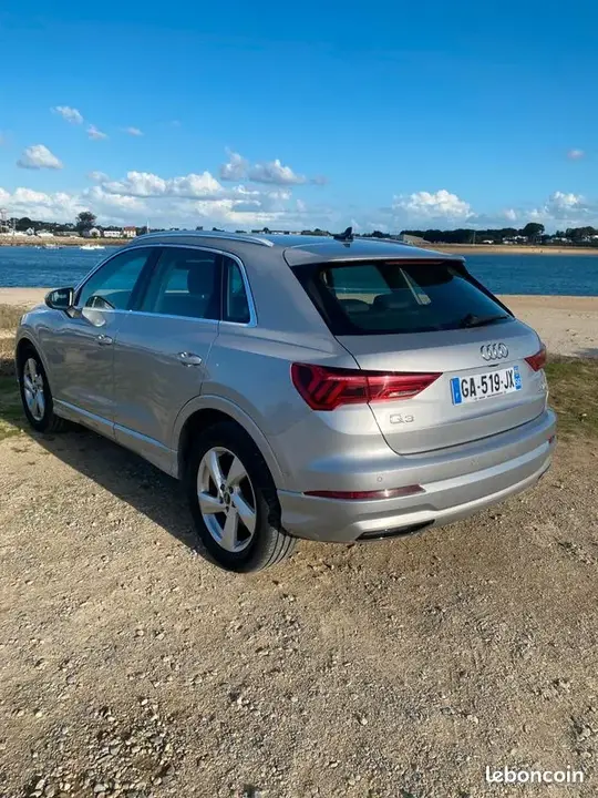 Audi Q3 2021 photo 2
