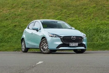 Mazda 2 2026 photo 2