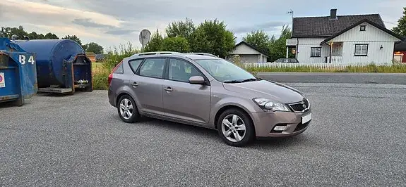 Kia Ceed 2012 photo 4