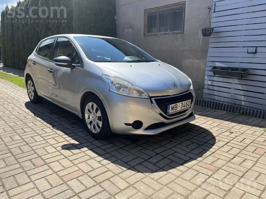 Peugeot 208
