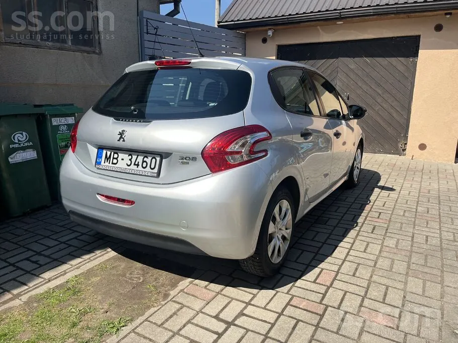 Peugeot 208 2014 photo 3