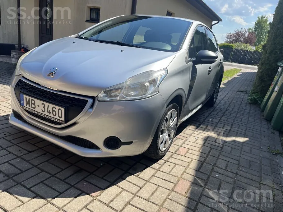 Peugeot 208 2014 photo 2