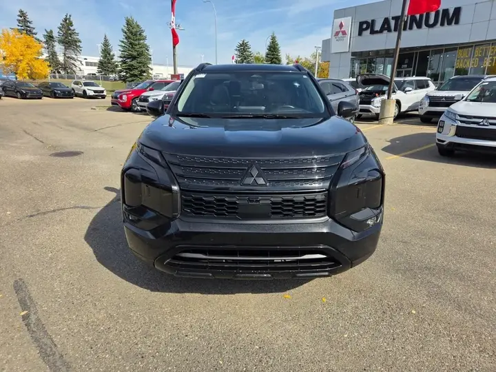 Mitsubishi Outlander 2024 photo 2