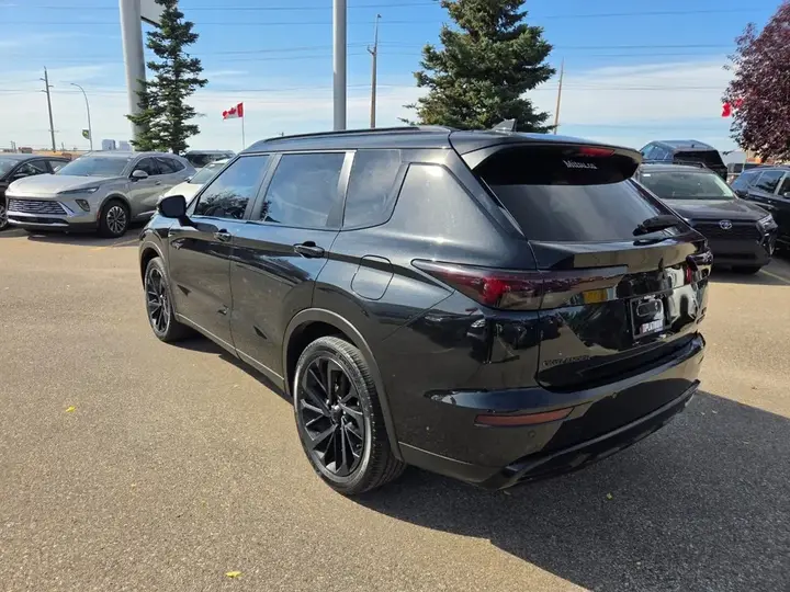 Mitsubishi Outlander 2024 photo 5