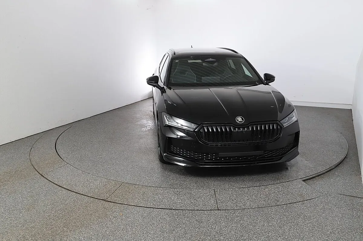 Skoda Superb 2026 photo 2