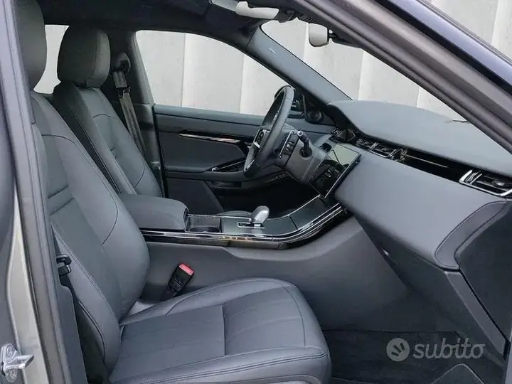 Land Rover Evoque 2025 photo 3