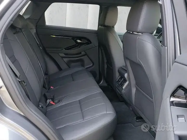 Land Rover Evoque 2025 photo 5