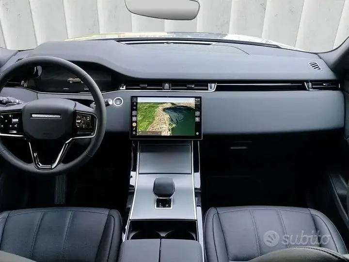 Land Rover Evoque 2025 photo 4