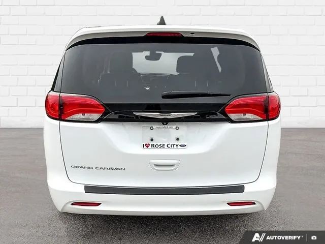 Chrysler Grand Caravan 2023 photo 5