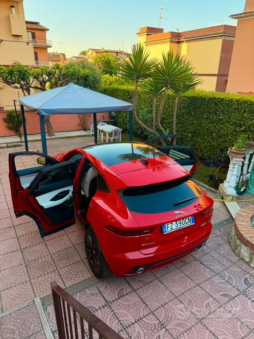 Jaguar E-Pace 2020 photo 2