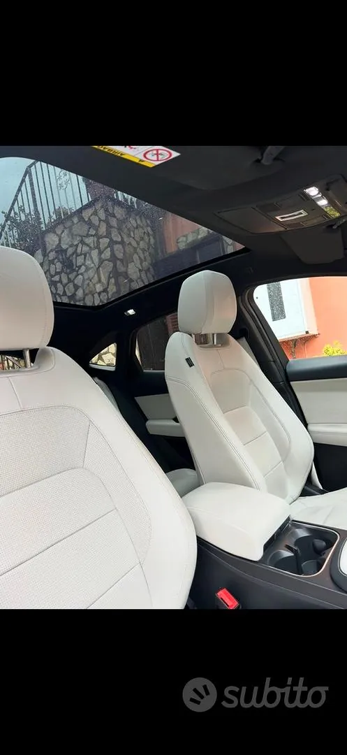 Jaguar E-Pace 2020 photo 3
