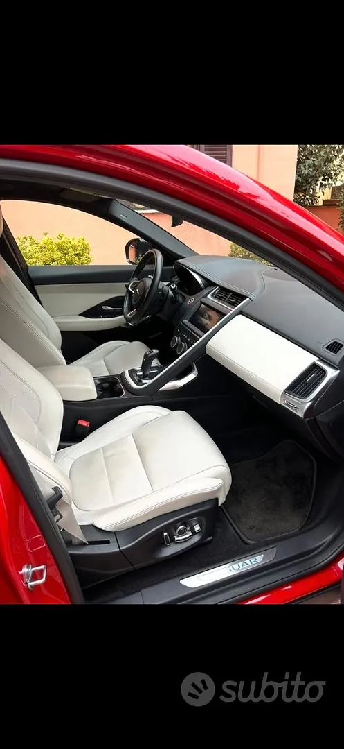 Jaguar E-Pace 2020 photo 4