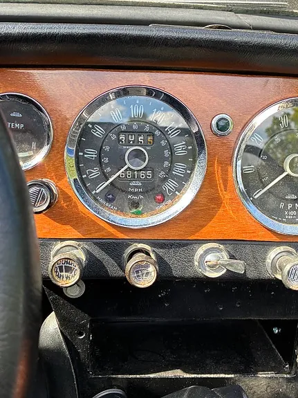 Triumph Spitfire 1970 photo 5