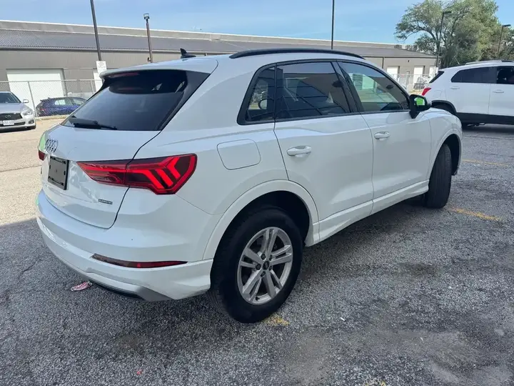 Audi Q3 2022 photo 3