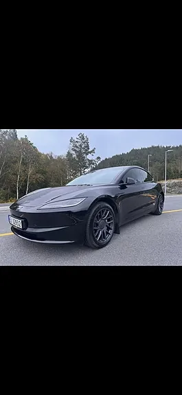 Tesla Model 3 2024 photo 4