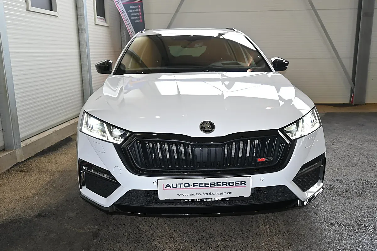 Skoda Octavia 2023 photo 2