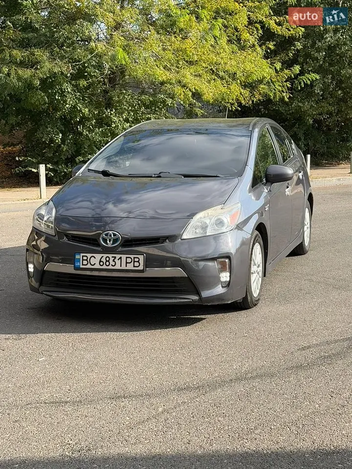 Toyota Prius 2013 photo 2