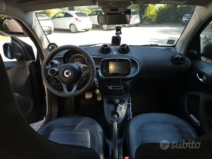 Smart Fortwo 2017 photo 4