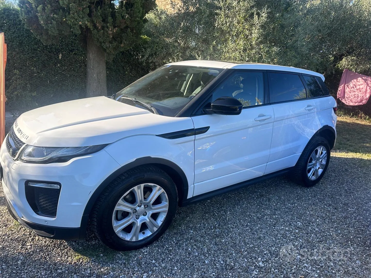 Land Rover Range Rover Evoque 2017 photo 3