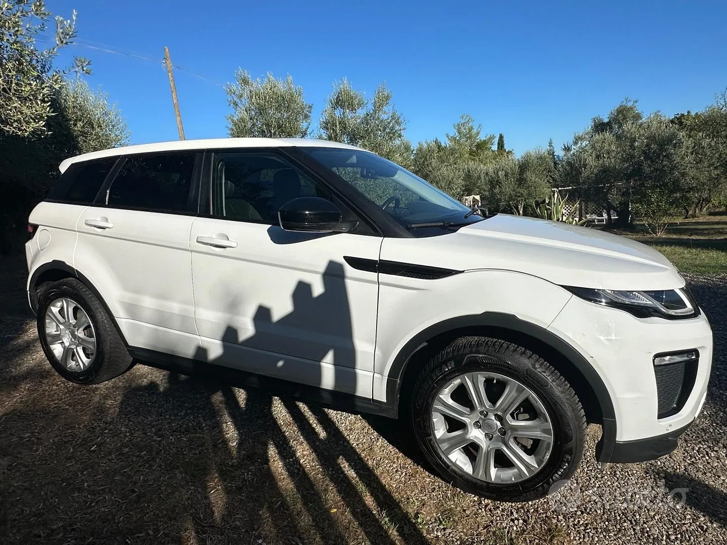 Land Rover Range Rover Evoque 2017 photo 2