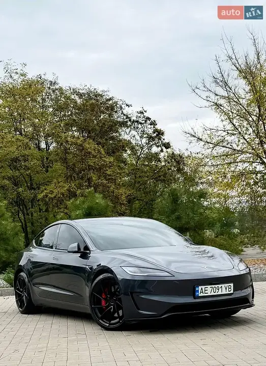 Tesla Model 3 2024 photo 5