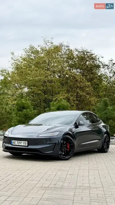 Tesla Model 3 2024 photo 4