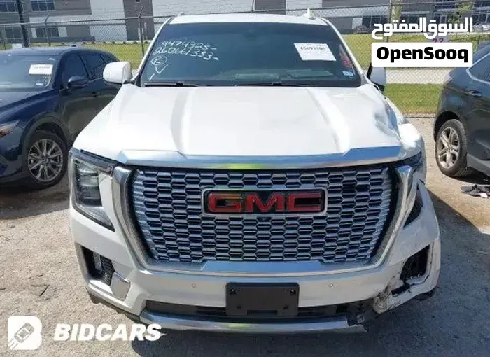 GMC Yukon Denali 2021 photo 2