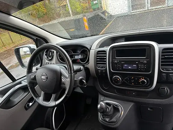 Nissan Nv300 2017 photo 3