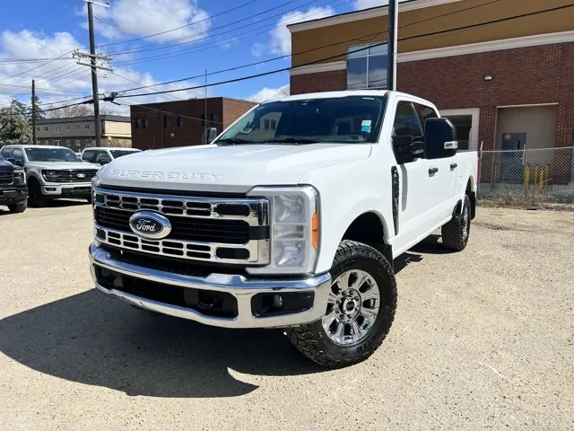 Ford F250 2023 photo 2