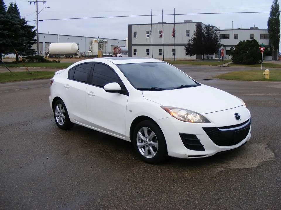 Mazda 3I 2010 photo 3
