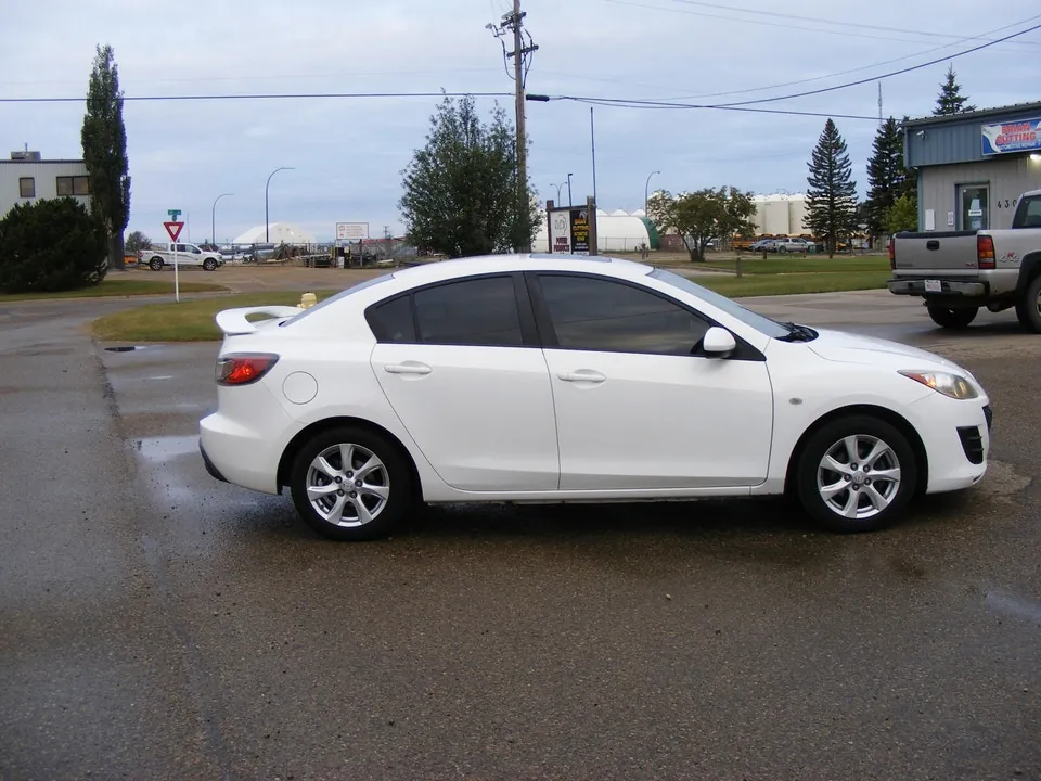 Mazda 3I 2010 photo 4