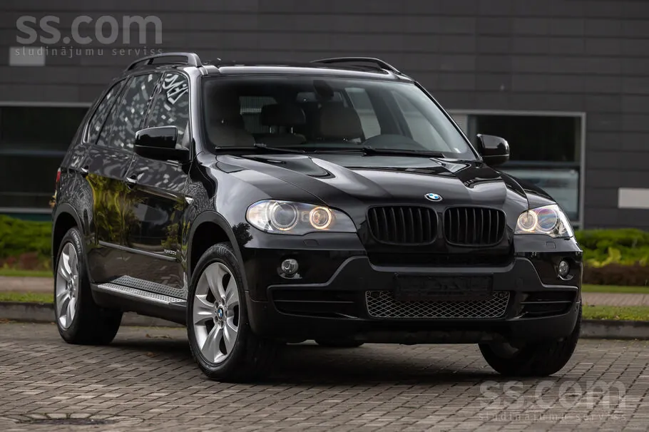 BMW X5 2010 photo 2