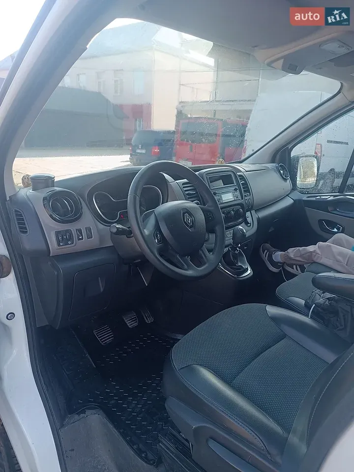 Renault Trafic 2014 photo 3
