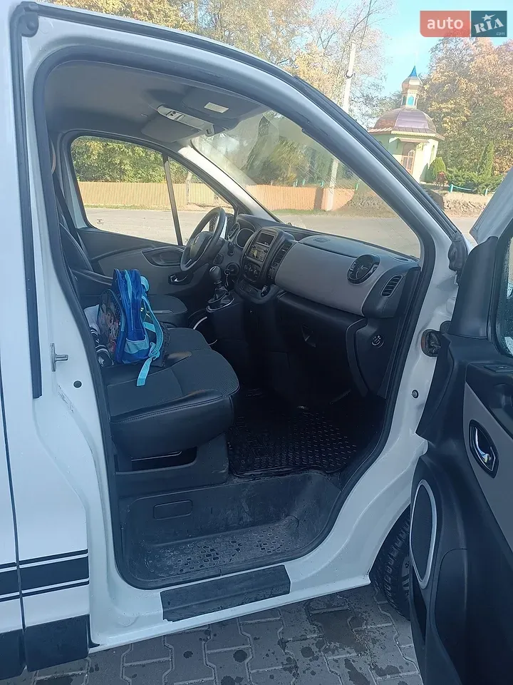 Renault Trafic 2014 photo 4