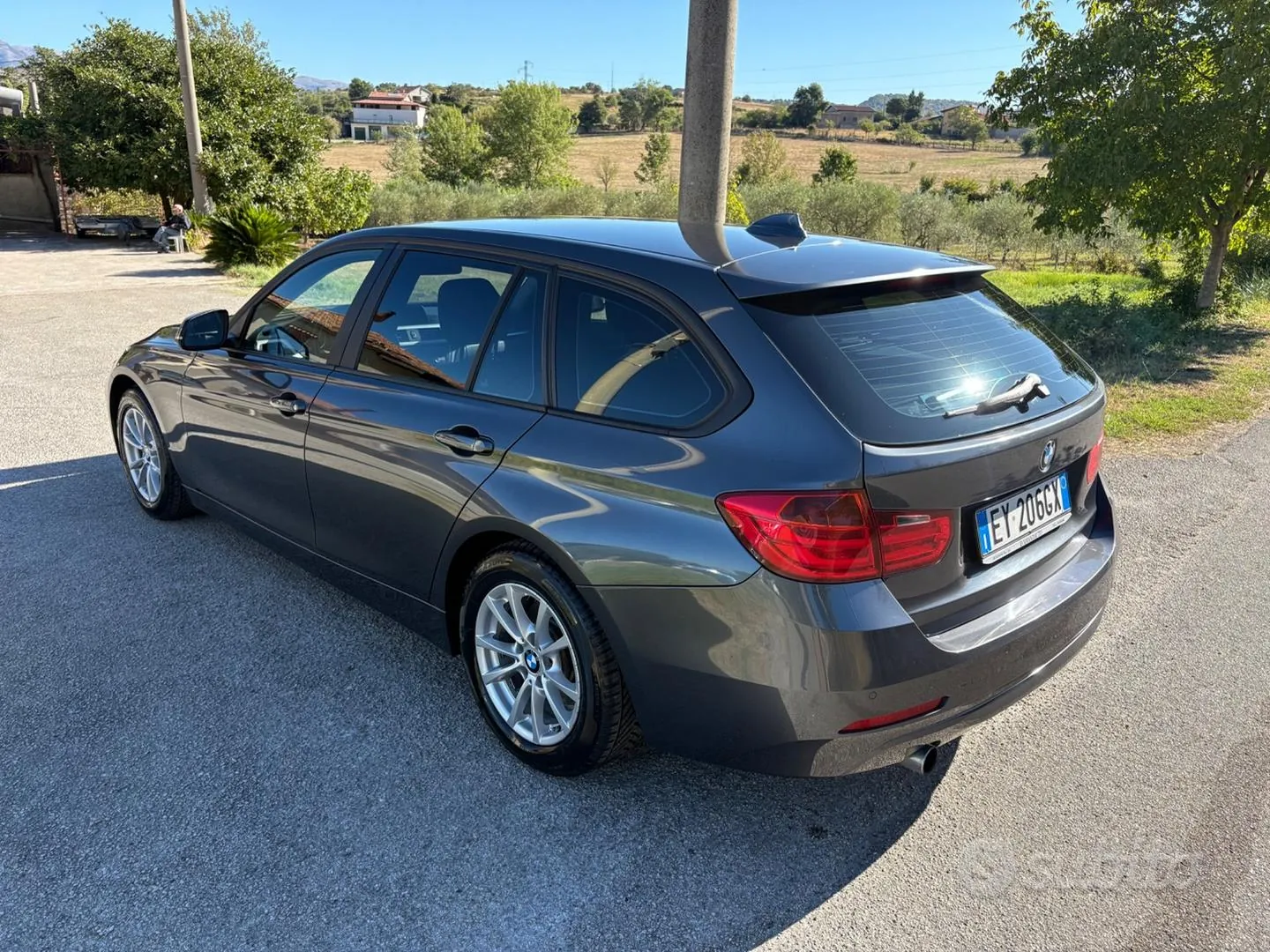 BMW 318D 2015 photo 4