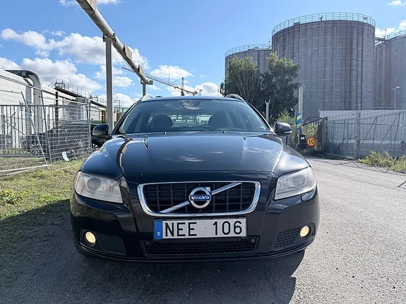 Volvo V70 2013 photo 2