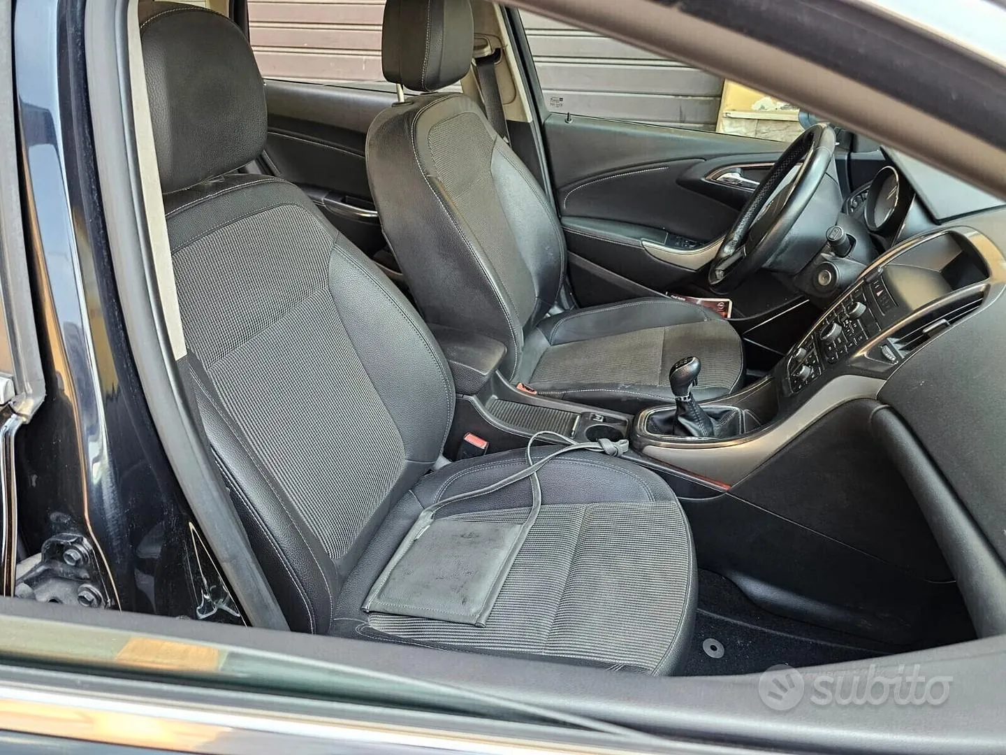 Opel Astra 2011 photo 5