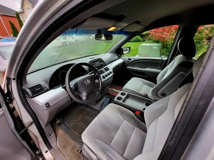 Honda Odyssey 2010 photo 5