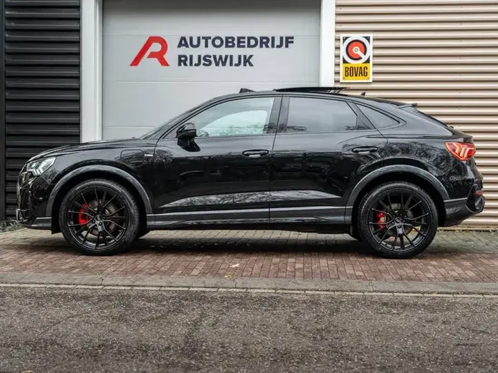 Audi Q3 2024 photo 2