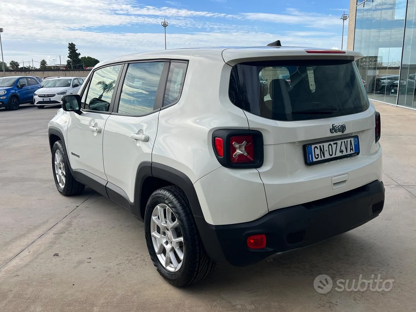 Jeep Renegade 2023 photo 3